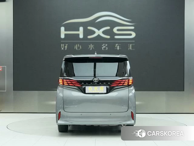 Toyota Elfa 2024 Серебристо-серый из Китая