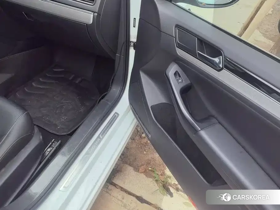 Volkswagen Sagitar 2018 Белый из Китая