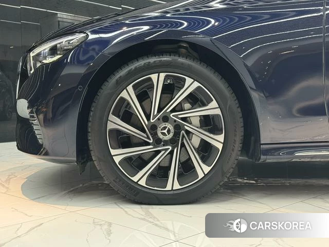Mercedes-Benz E-class 2024 Синий из Китая