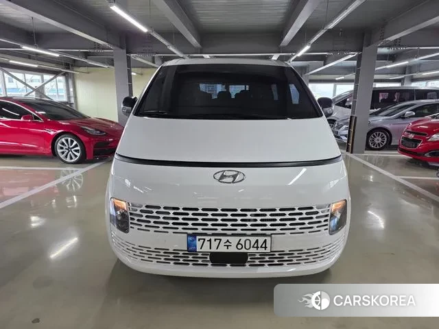 Hyundai Staria 2022 Белый из Кореи