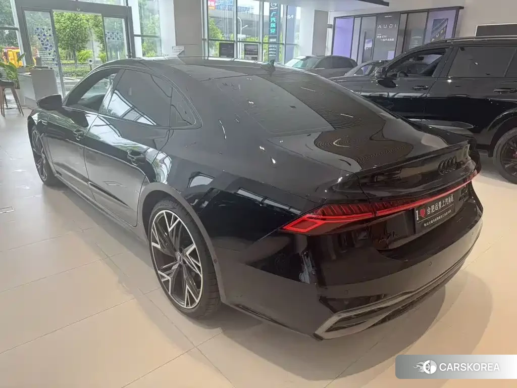 Audi A7L 2026 Черный из Китая