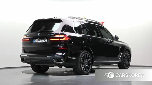 BMW X7 (G07) 2025 Черный из Кореи
