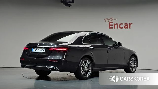 Mercedes-Benz E-Class W213 2022 Серый из Кореи