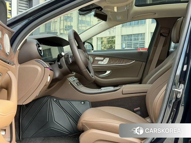Mercedes-Benz E-class 2023 Другой из Китая
