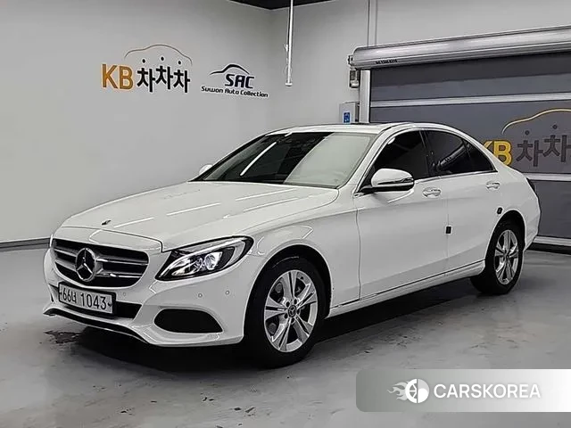 Mercedes-Benz C-Class W205 2018 Белый из Кореи