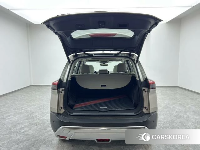 Nissan Qijun 2021 Шампань из Китая