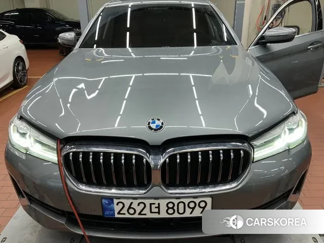 BMW 5 Series (G30) 2022 Серый из Кореи