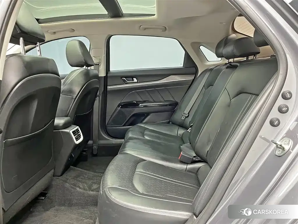 Kia K5 2023 Silver/gray из Китая