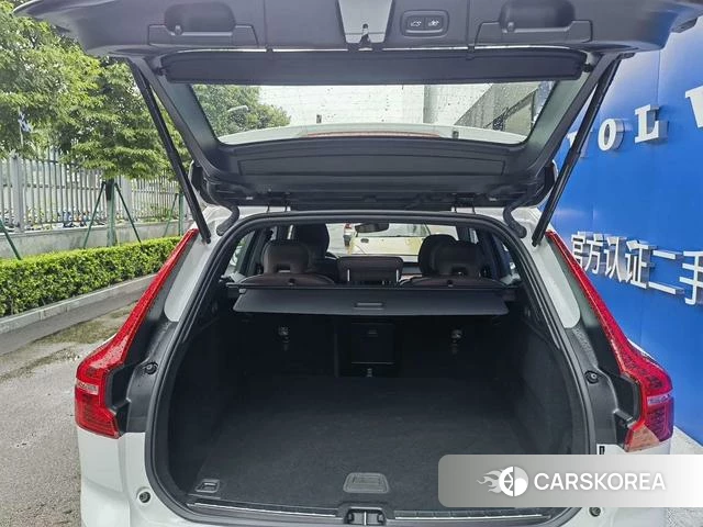 Volvo XC60 2023 Белый из Китая