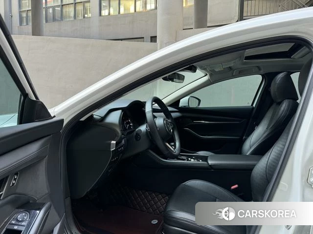 Mazda 3 Angkesaila 2022 Белый из Китая