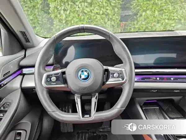 BMW i5 2024 Silver/gray из Китая, фото 2