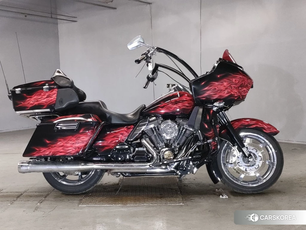 Проданный Harley-Davidson Road Glide FLTRUSE1800 CVO 2011 из Японии, фото 2