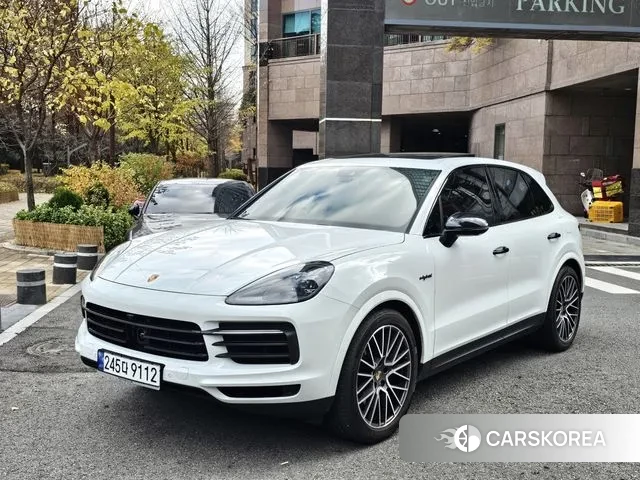Porsche Cayenne (PO536) 2023 Белый из Кореи