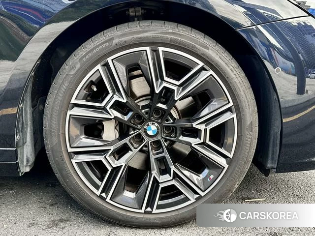 BMW 5 series 2024 Черный из Китая