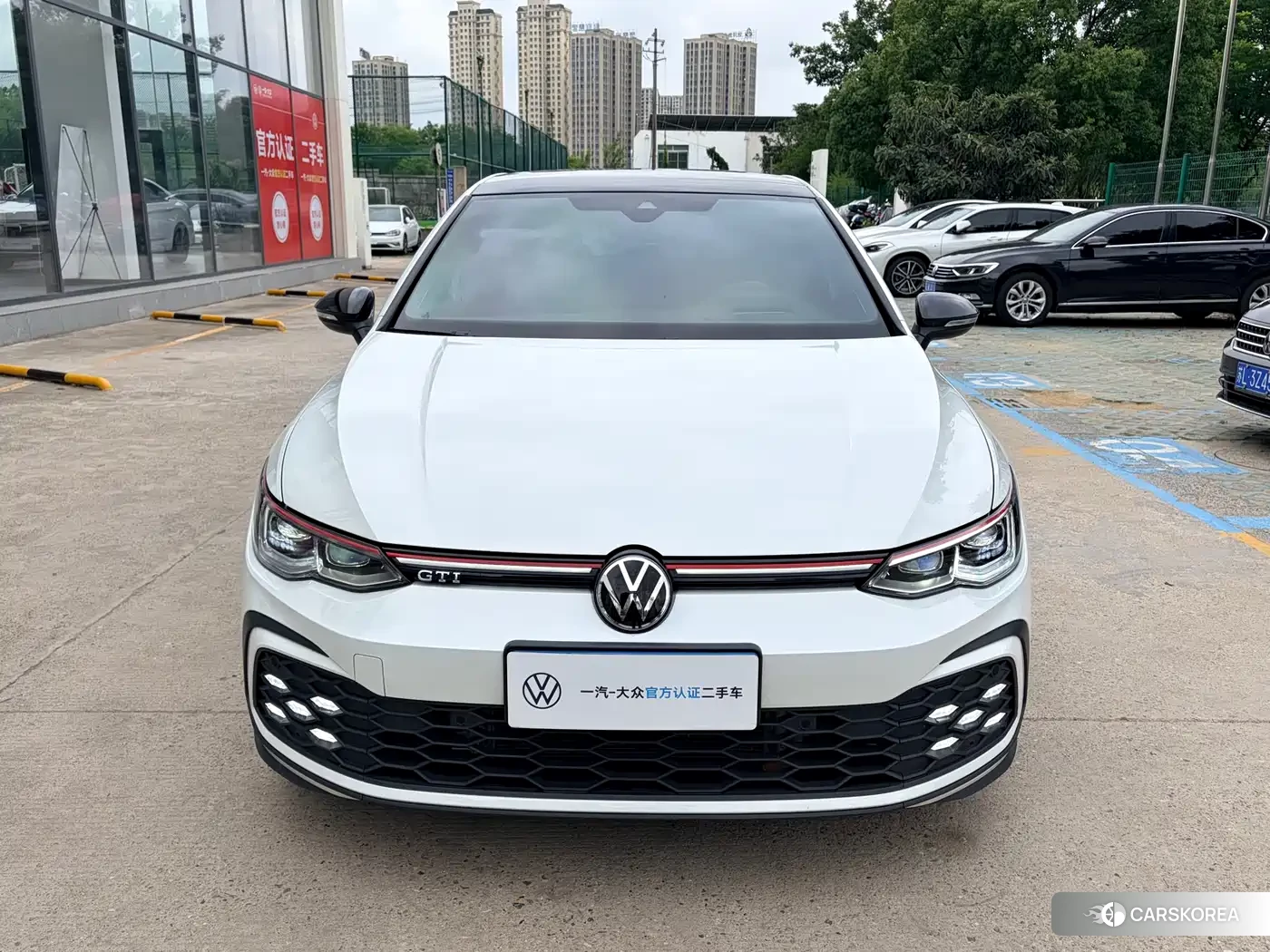 Volkswagen Golf 2022 Белый из Китая