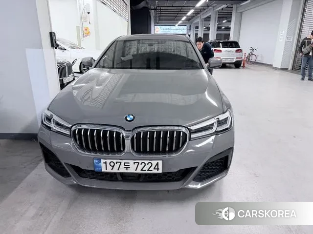 BMW 5 Series (G30) 2022 Серый из Кореи
