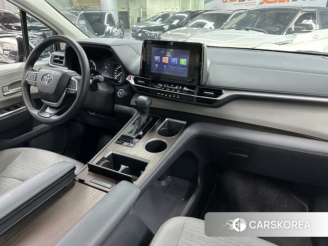 Toyota Saina 2024 Белый из Китая