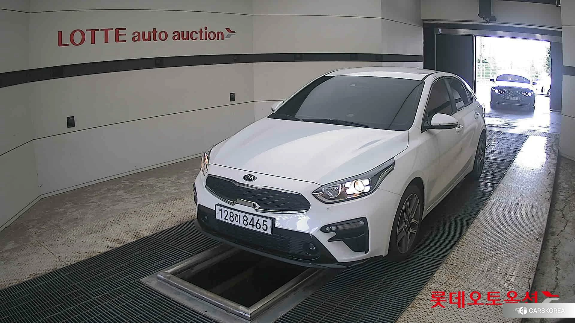Kia K3 2020 Snow White Pearl из Кореи