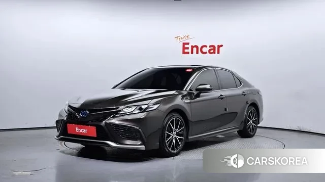 Toyota Camry (XV70) 2023 Золотой из Кореи