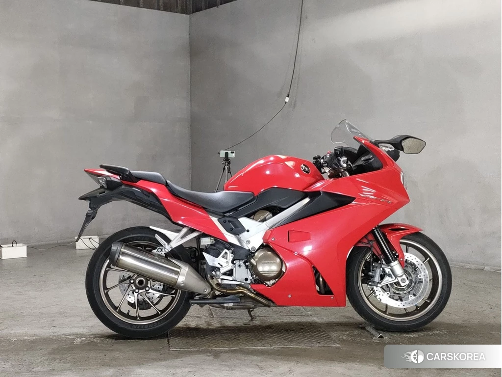 Проданный Honda VFR800F 2015 из Японии