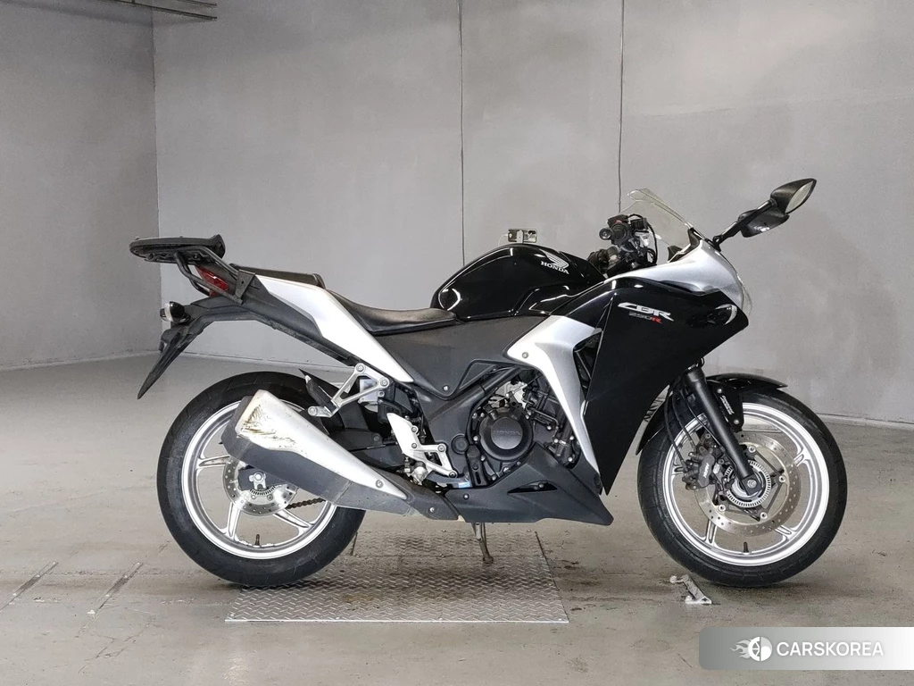 Проданный Honda CBR250R 2011 из Японии