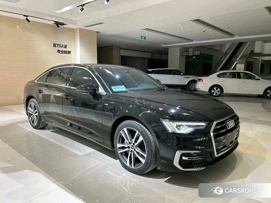 Audi A6L 2022 Черный из Китая