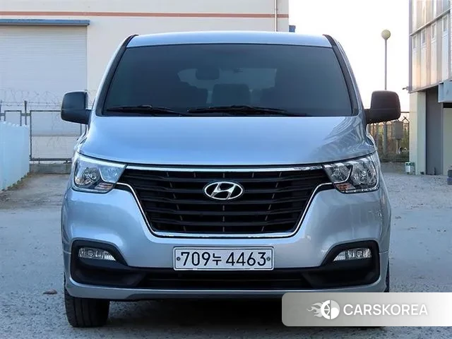 Hyundai The New Grand Starex 2018 Серебристо-серый из Кореи