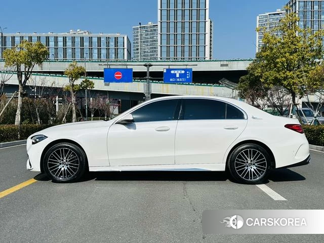 Mercedes-Benz Class C 2023 Белый из Китая