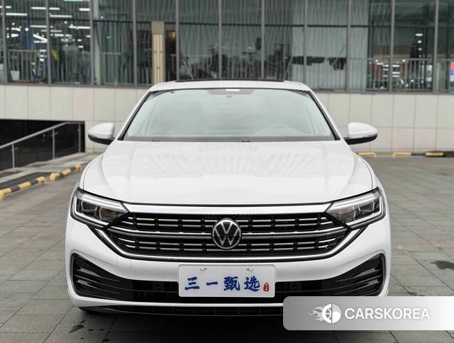 Volkswagen Sagitar 2023 Белый из Китая