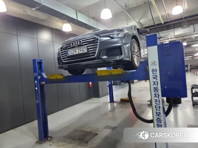 Audi A6 (C8) 2021 Серый из Кореи