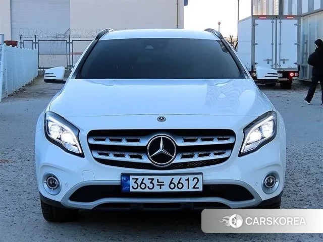 Mercedes-Benz GLA-Class X156 2019 Белый из Кореи