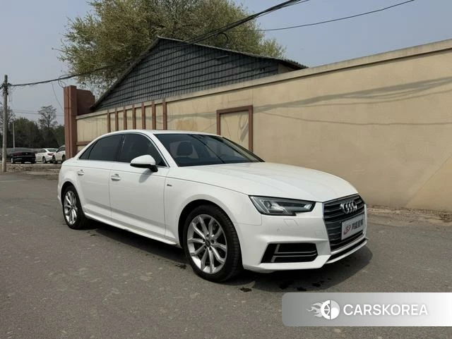 Audi A4L 2018 Белый из Китая