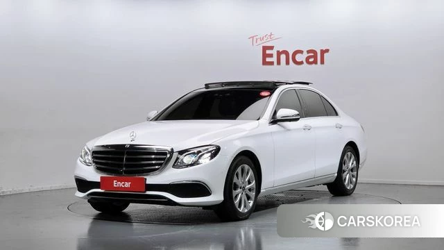 Mercedes-Benz E-Class W213 2019 Белый из Кореи