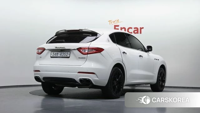 Maserati Levante 2018 Белый из Кореи