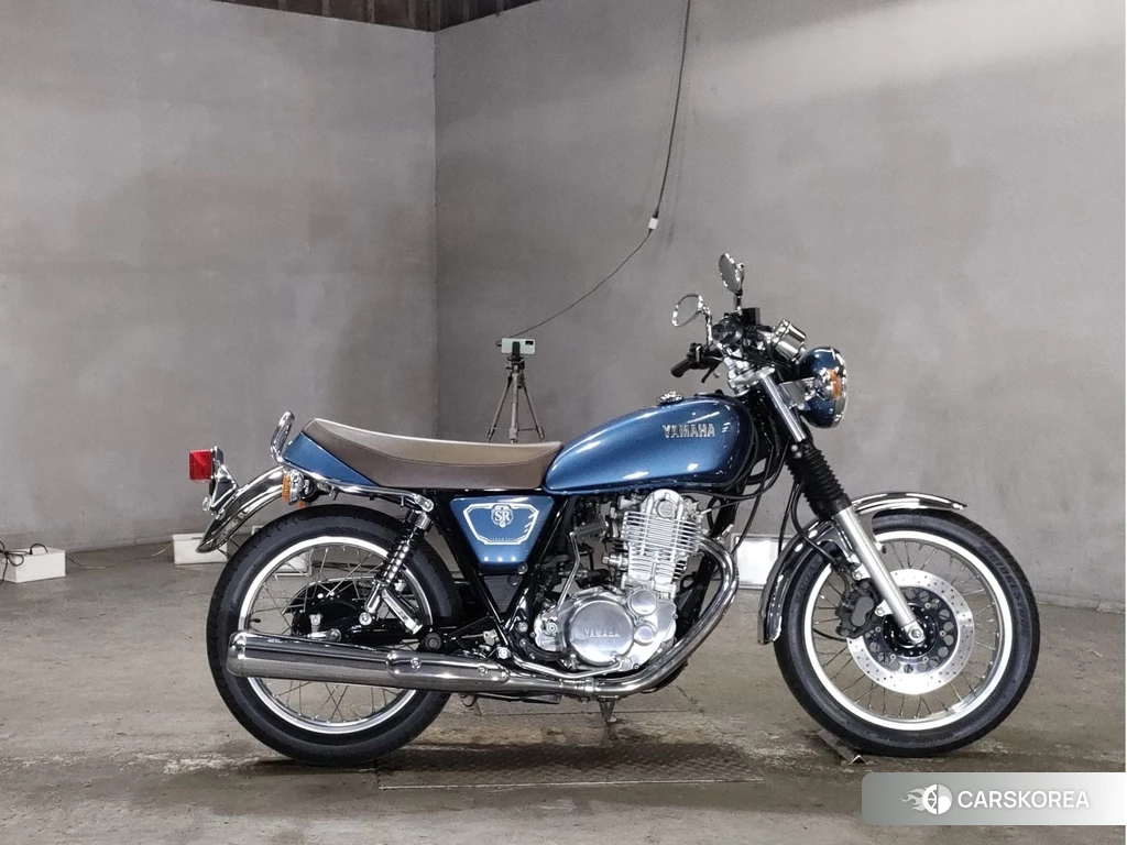 Проданный Yamaha SR 400 2021 из Японии