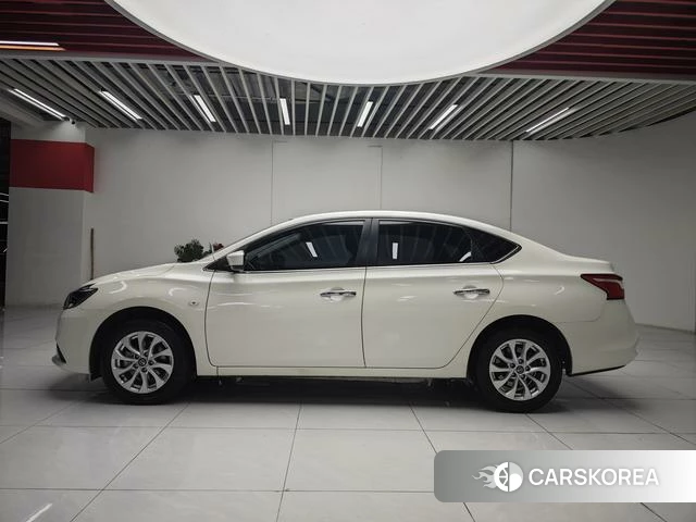 Nissan Xuan Yi 2024 Белый из Китая