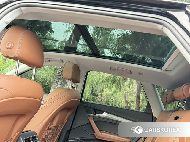 Audi Q5L 2022 Черный из Китая