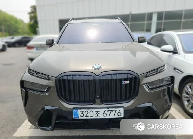 BMW X7 (G07) 2025 Песочный из Кореи