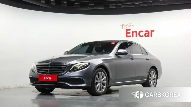 Mercedes-Benz E-Class W213 2018 Серый из Кореи