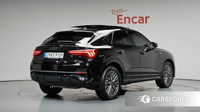 Audi Q3 (F3) 2025 Черный из Кореи