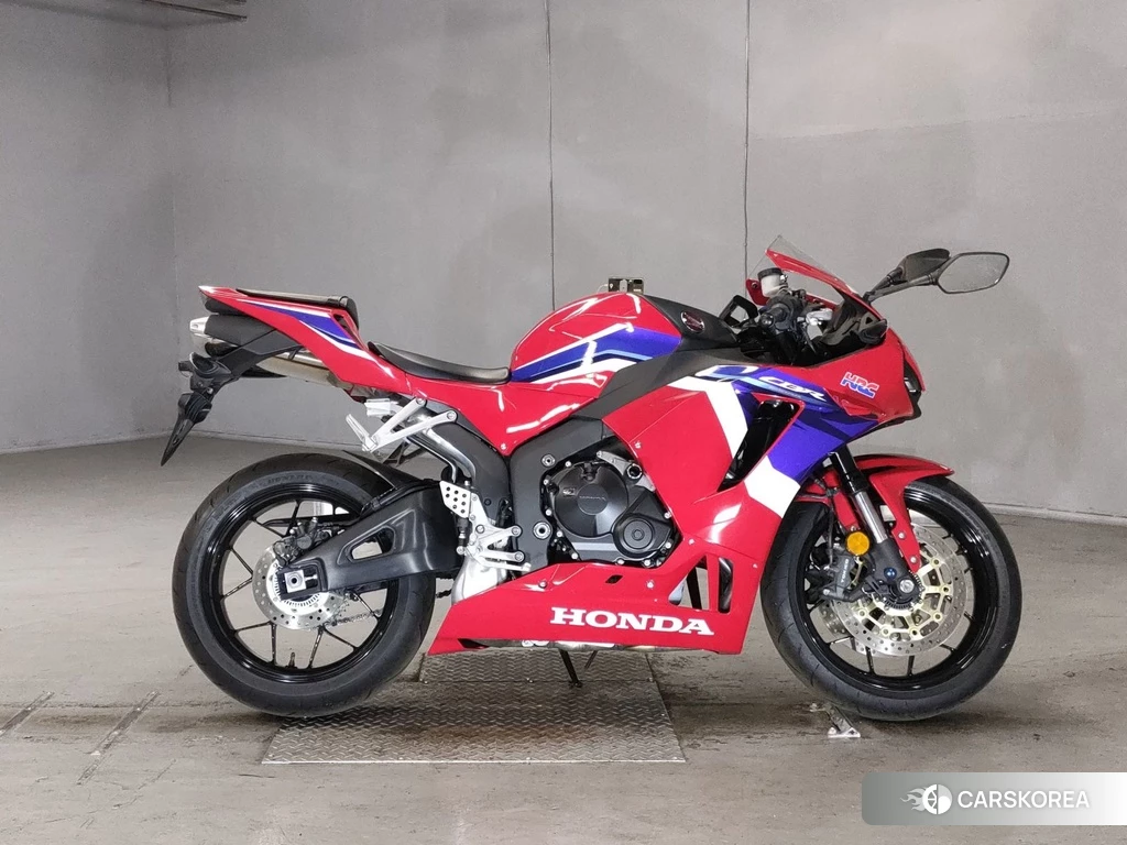 Проданный Honda CBR600RR 2022 из Японии, фото 2