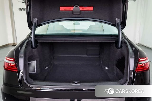 Audi A8 2025 Черный из Китая