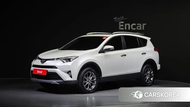 Toyota RAV4 2018 Белый из Кореи