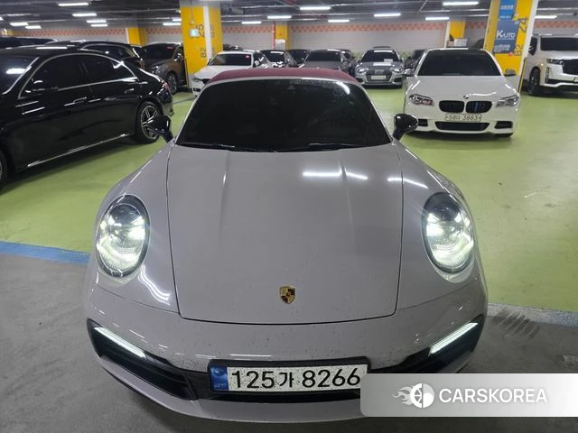 Porsche 911(992) 2020 Серебристо-серый из Кореи