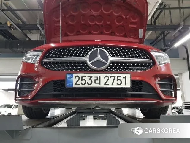 Mercedes-Benz A-Class W177 2022 Красный из Кореи