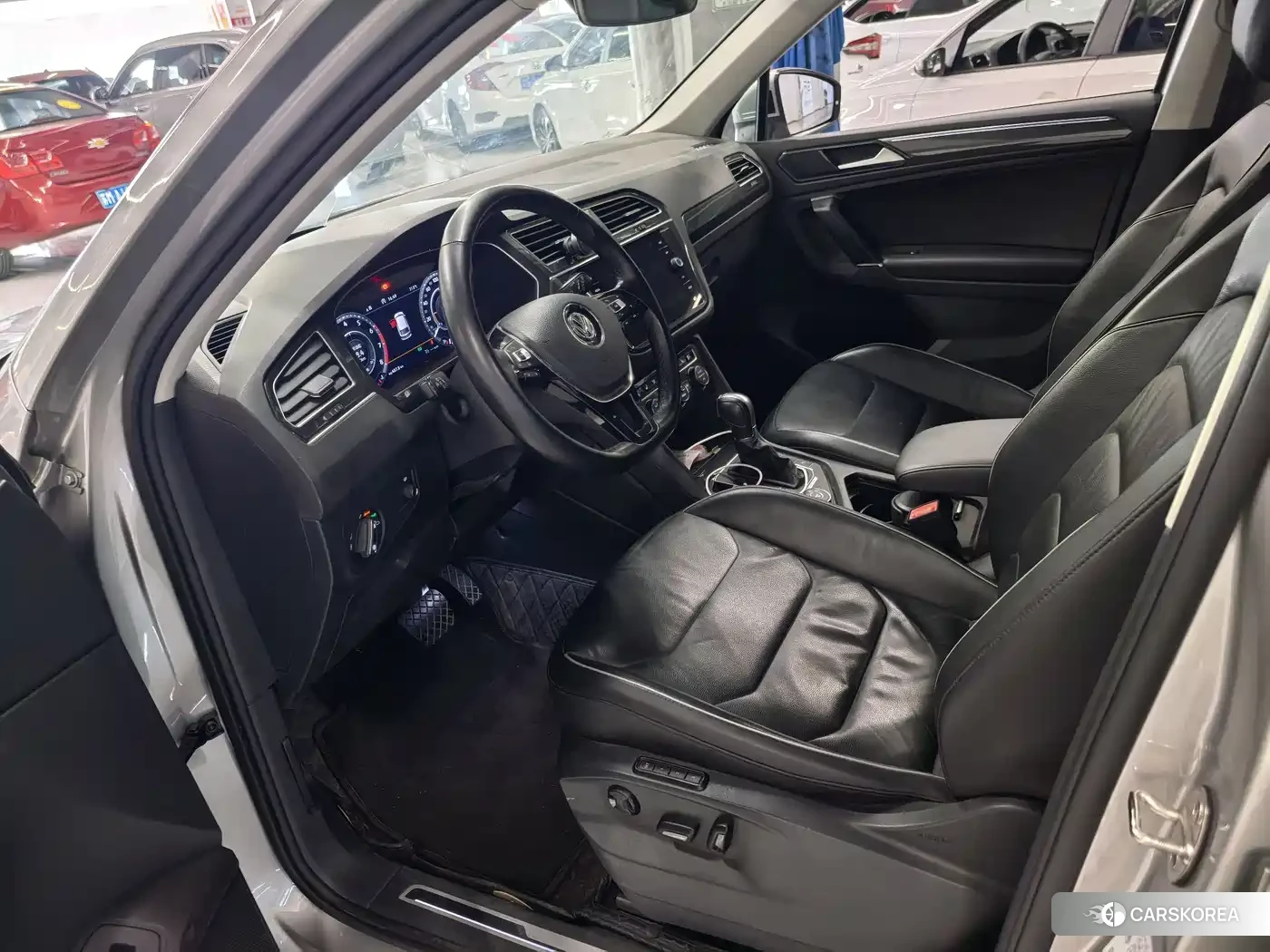 Volkswagen Tiguan L 2018 Silver/gray из Китая