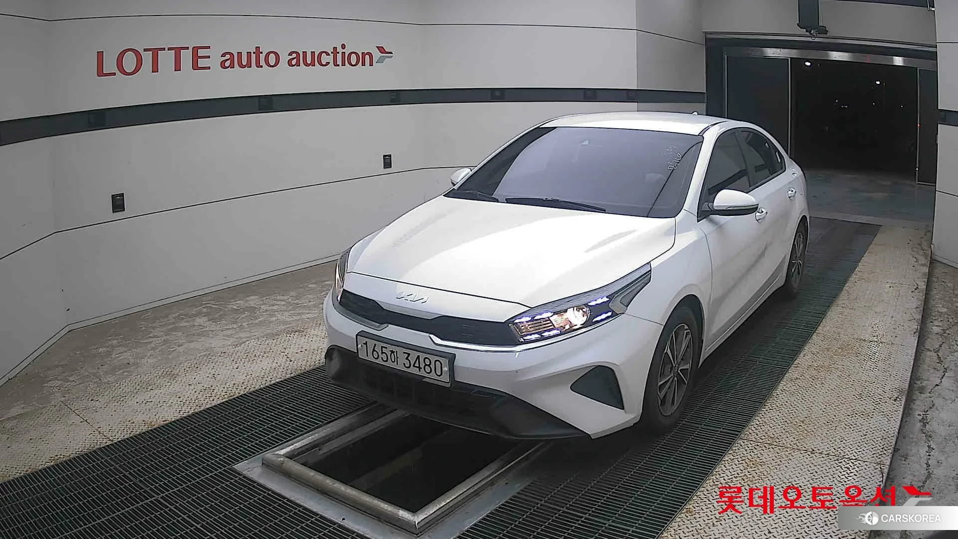 Kia K3 2022 Snow White Pearl из Кореи