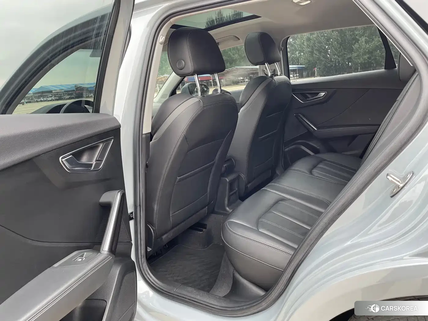 Audi Q2L 2023 Silver/gray из Китая