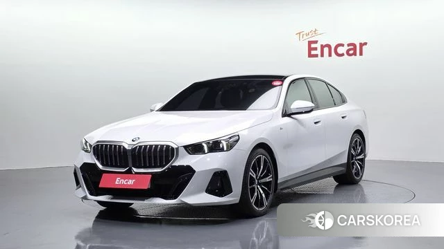 BMW 5 Series (G60) 2025 Белый из Кореи