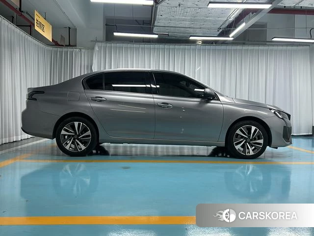Peugeot 408 2023 Темно-серый из Китая